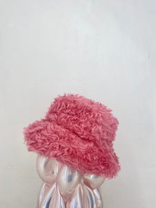 FUZZY HAT PINK